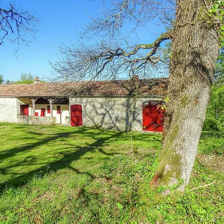 Near Bergerac Vineyards, Cleaning Included 펜션 Sigoulès