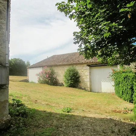 Near Bergerac Vineyards, Cleaning Included
