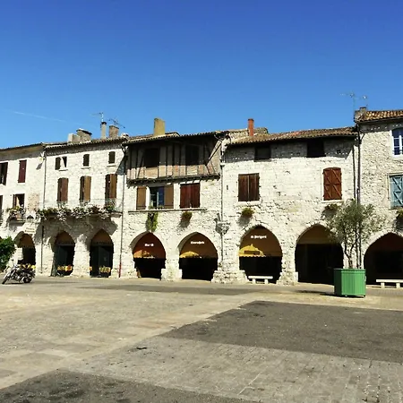 Near Bergerac Vineyards, Cleaning Included 펜션 Sigoulès