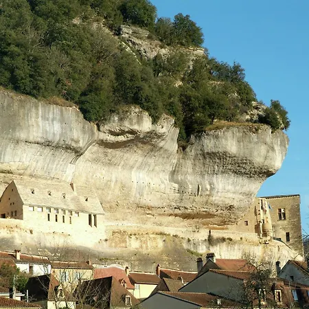 Near Bergerac Vineyards, Cleaning Included
